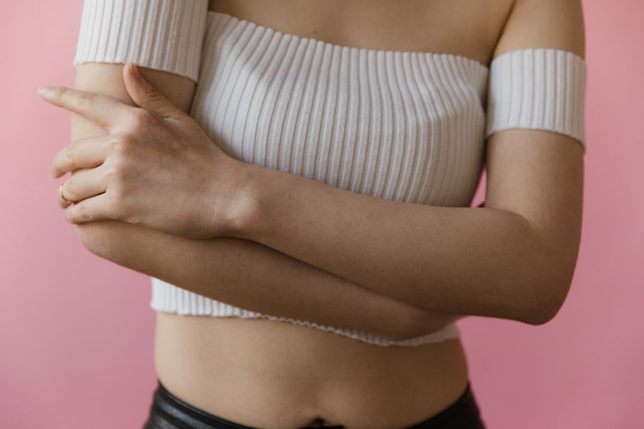 Hormonal mechanisms of womens risk in the face of traumatic stress