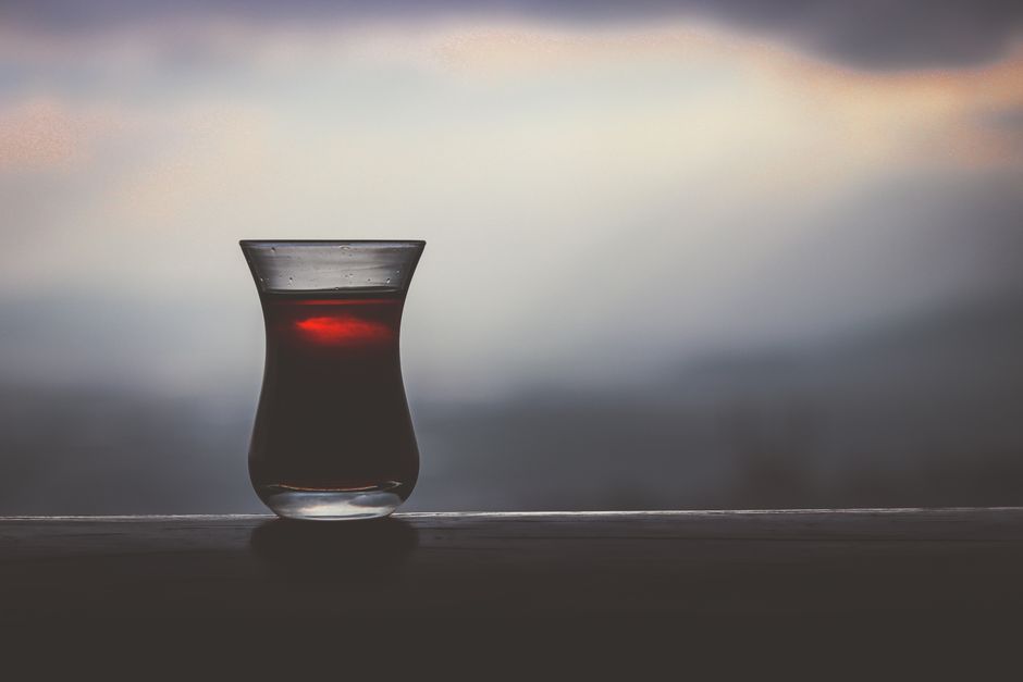 The Best Late-Night Drink for Gut Health According to a Dietitian