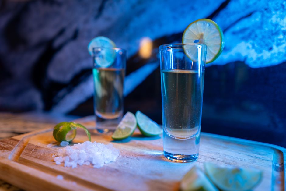 The Best Late-Night Drink for Gut Health According to a Dietitian