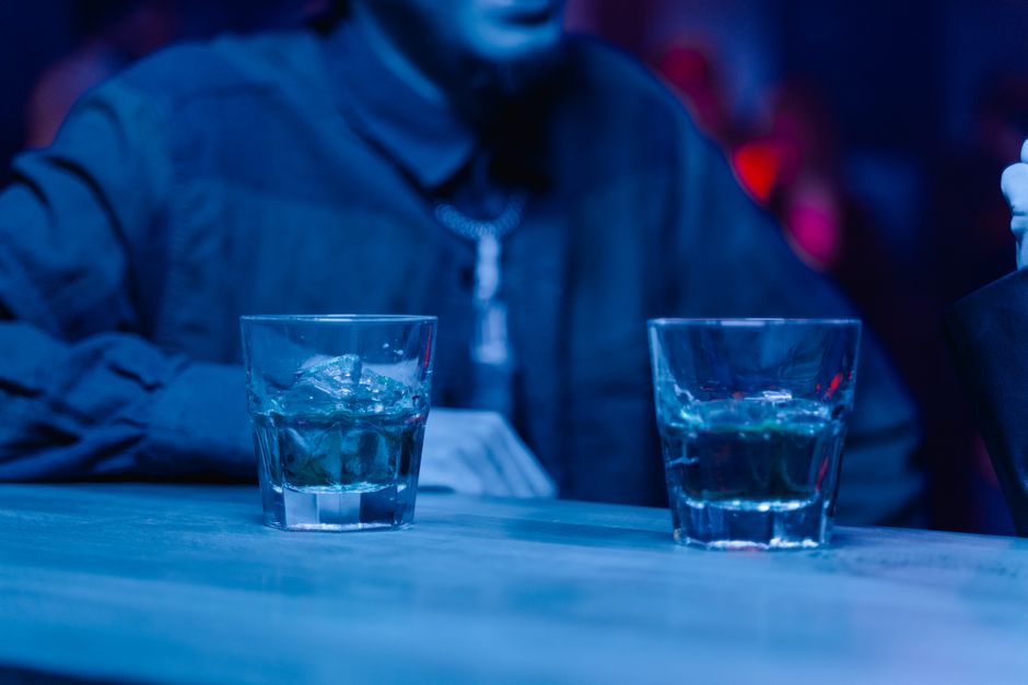 The Best Late-Night Drink for Gut Health According to a Dietitian