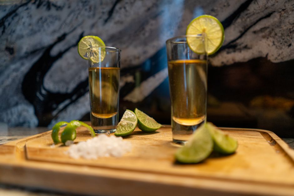 The Best Late-Night Drink for Gut Health According to a Dietitian