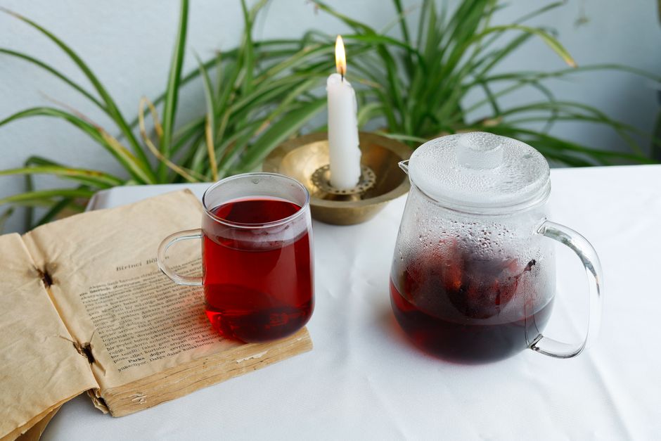 The Best Late-Night Drink for Gut Health According to a Dietitian
