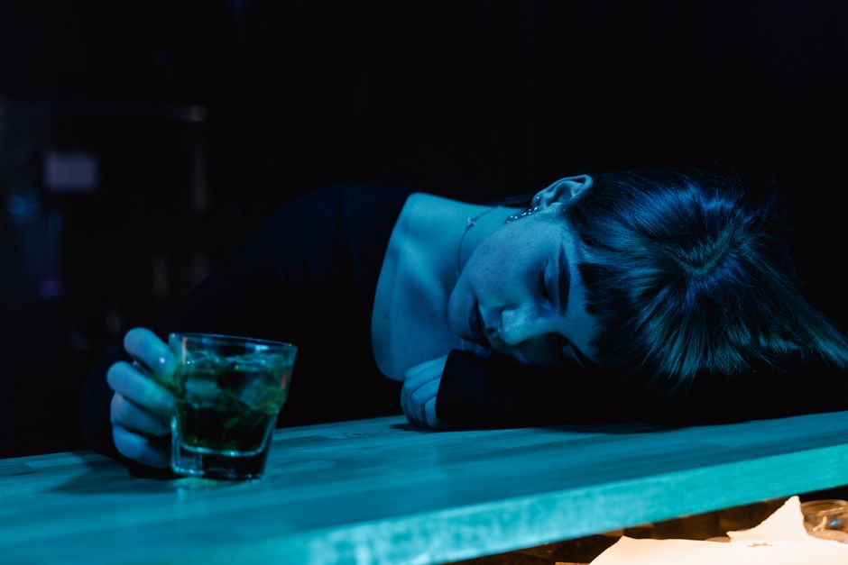The Best Late-Night Drink for Gut Health According to a Dietitian