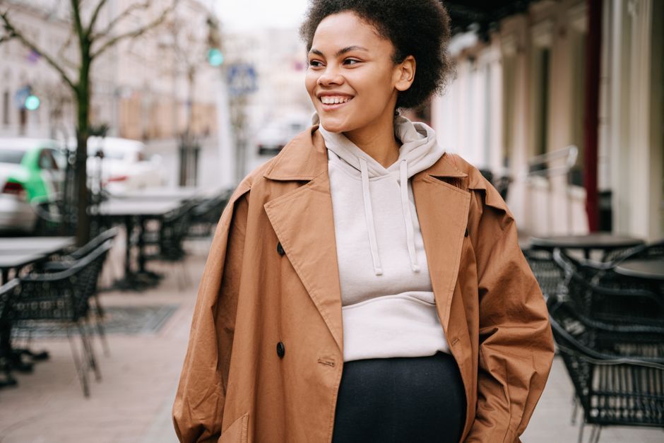 Women with polycystic ovary syndrome exhibit impaired endometrial receptivity with excessive ER and histone lactylation
