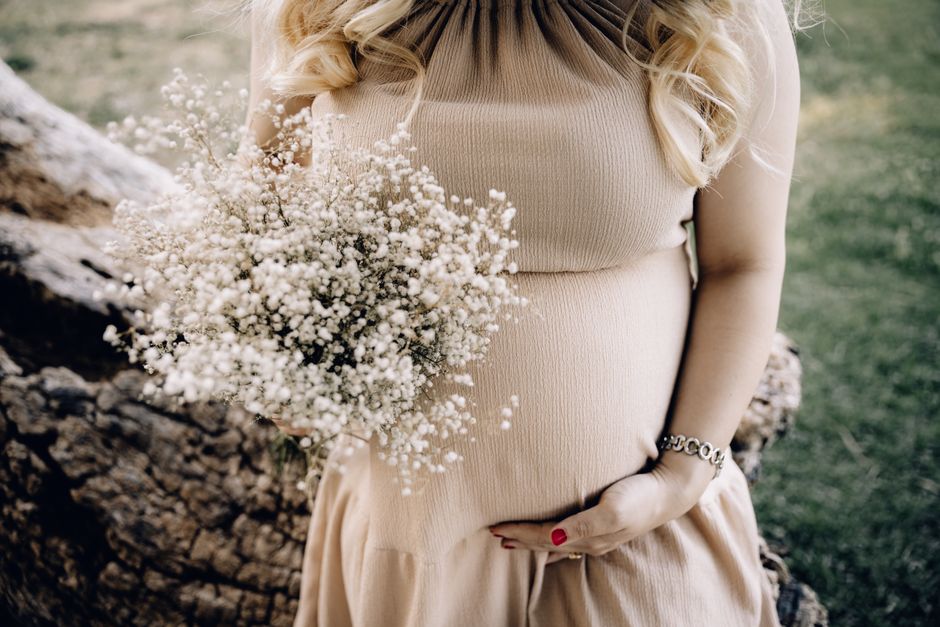 Women with polycystic ovary syndrome exhibit impaired endometrial receptivity with excessive ER and histone lactylation