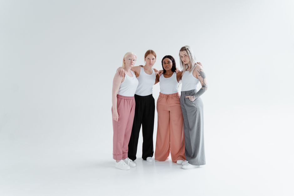 Women with polycystic ovary syndrome exhibit impaired endometrial receptivity with excessive ER and histone lactylation
