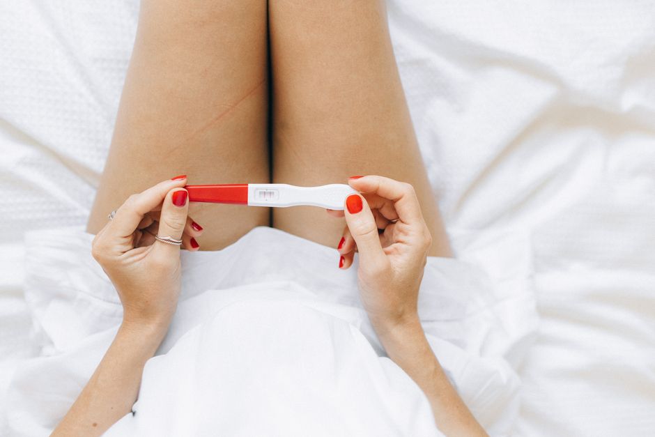 Women with polycystic ovary syndrome exhibit impaired endometrial receptivity with excessive ER and histone lactylation