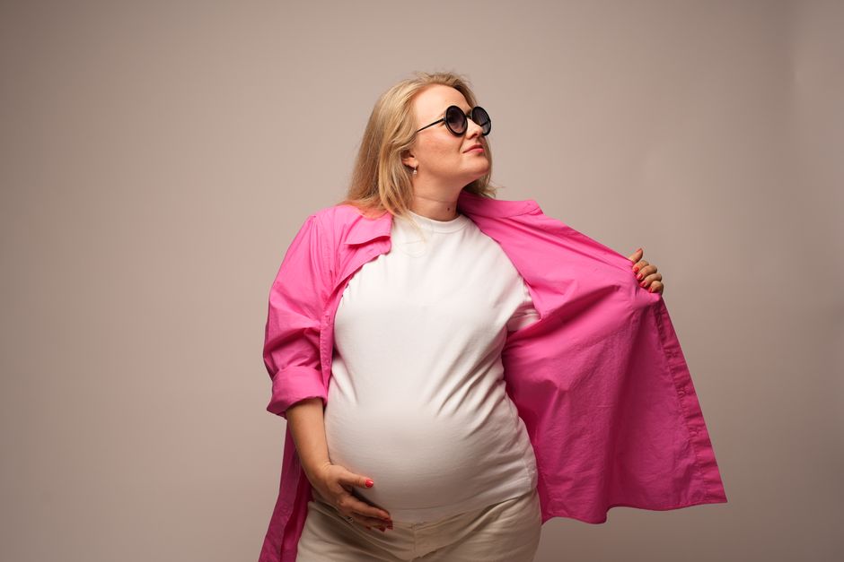 Women with polycystic ovary syndrome exhibit impaired endometrial receptivity with excessive ER and histone lactylation