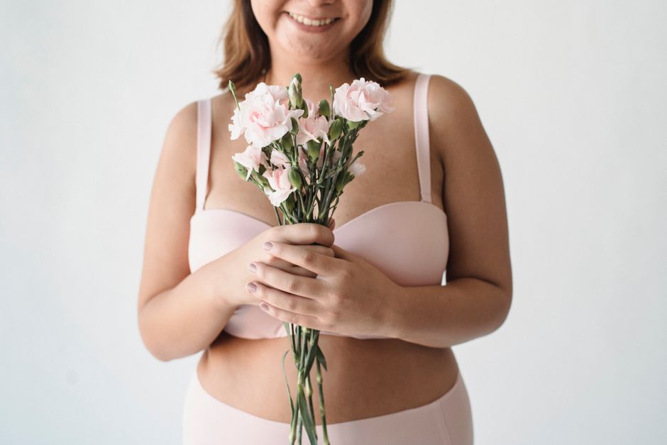 Women with polycystic ovary syndrome exhibit impaired endometrial receptivity with excessive ER and histone lactylation