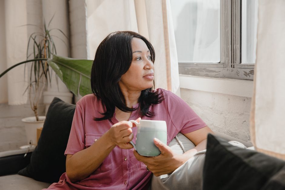 Women with polycystic ovary syndrome exhibit impaired endometrial receptivity with excessive ER and histone lactylation