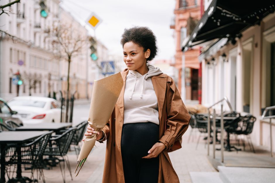 Women with polycystic ovary syndrome exhibit impaired endometrial receptivity with excessive ER and histone lactylation