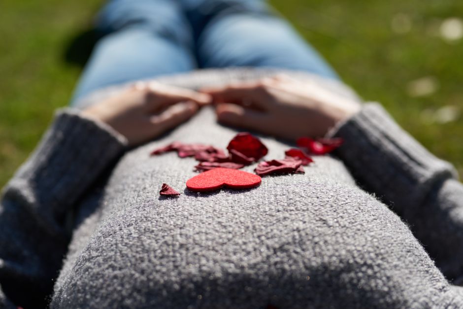 Women with polycystic ovary syndrome exhibit impaired endometrial receptivity with excessive ER and histone lactylation