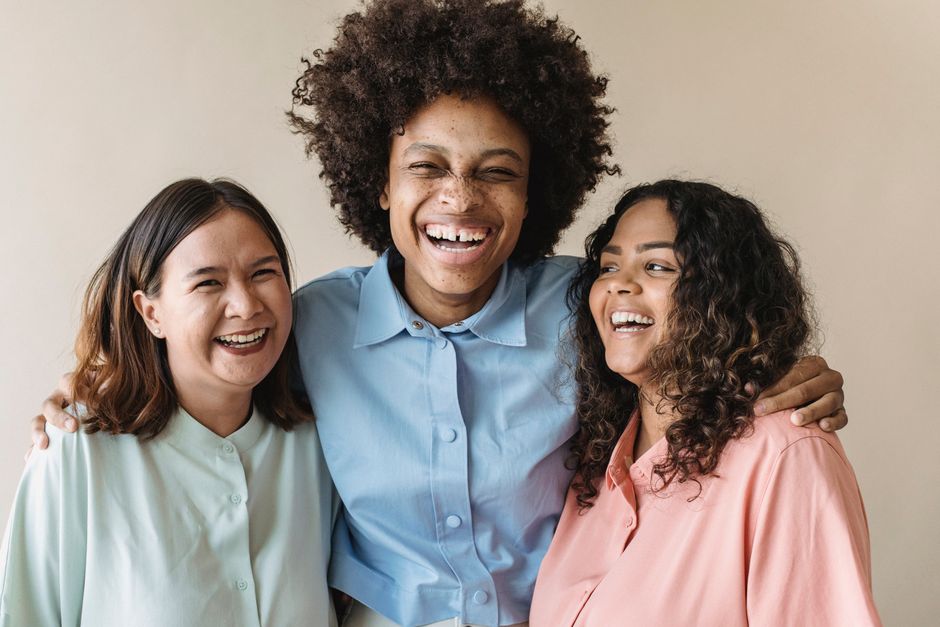 Women with polycystic ovary syndrome exhibit impaired endometrial receptivity with excessive ER and histone lactylation