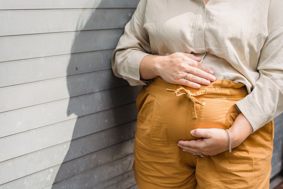 Women with polycystic ovary syndrome exhibit impaired endometrial receptivity with excessive ER and histone lactylation
