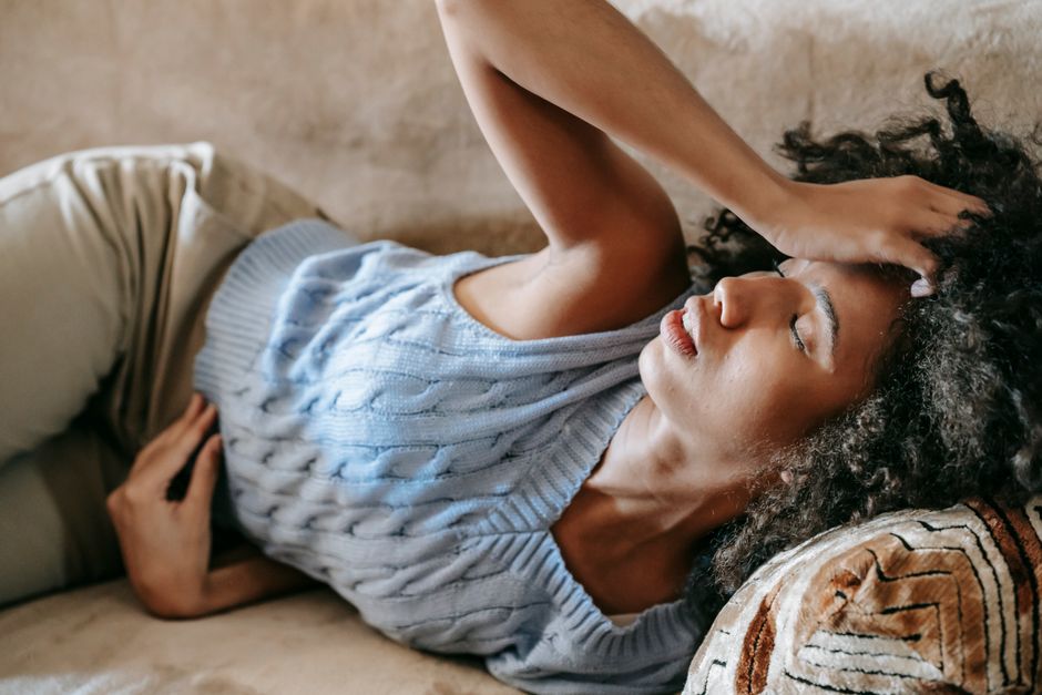 Women with polycystic ovary syndrome exhibit impaired endometrial receptivity with excessive ER and histone lactylation