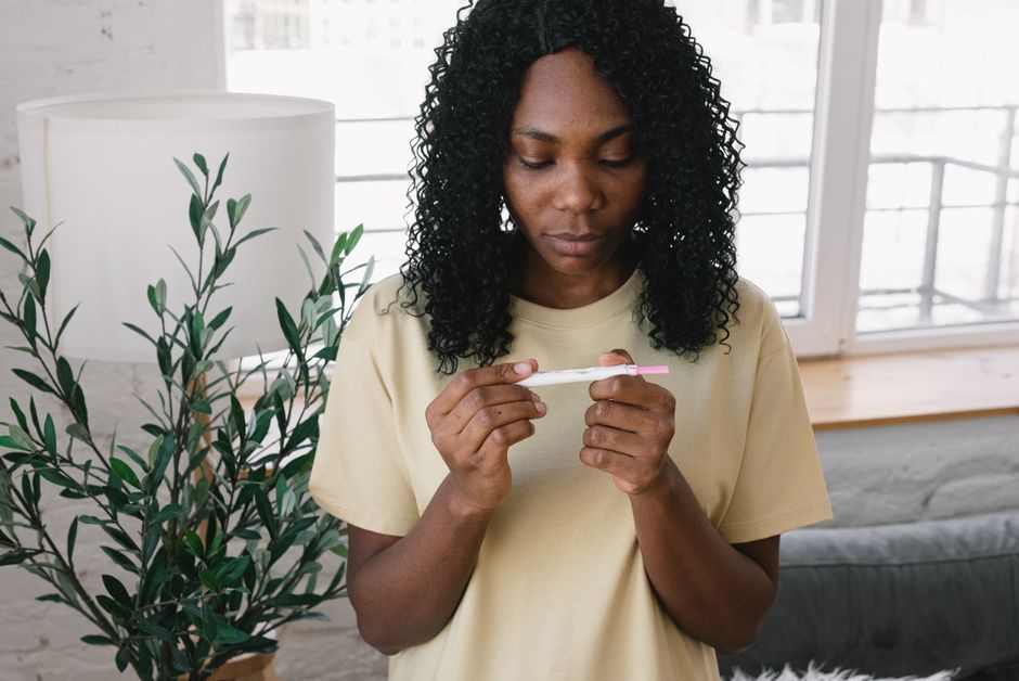 Women with polycystic ovary syndrome exhibit impaired endometrial receptivity with excessive ER and histone lactylation