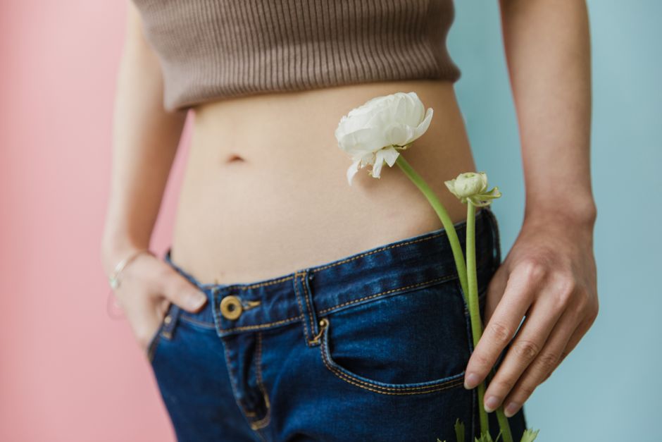 Women with polycystic ovary syndrome exhibit impaired endometrial receptivity with excessive ER and histone lactylation