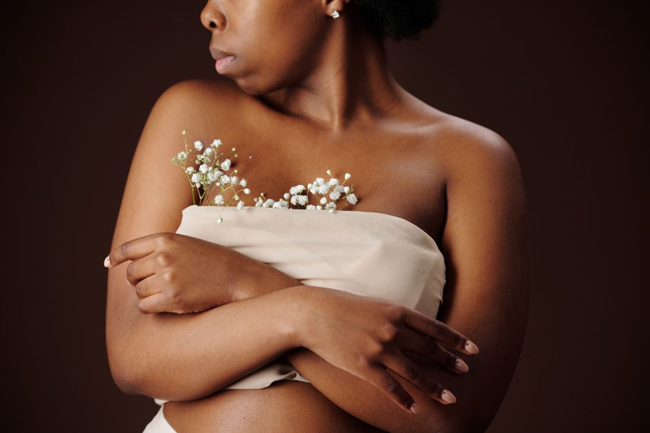 Women with polycystic ovary syndrome exhibit impaired endometrial receptivity with excessive ER and histone lactylation