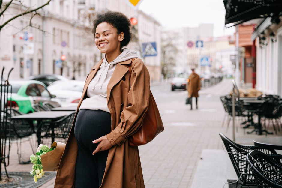 Women with polycystic ovary syndrome exhibit impaired endometrial receptivity with excessive ER and histone lactylation